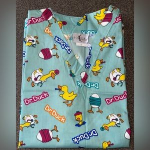 Eclipse Dr Duck Scrub top Large
